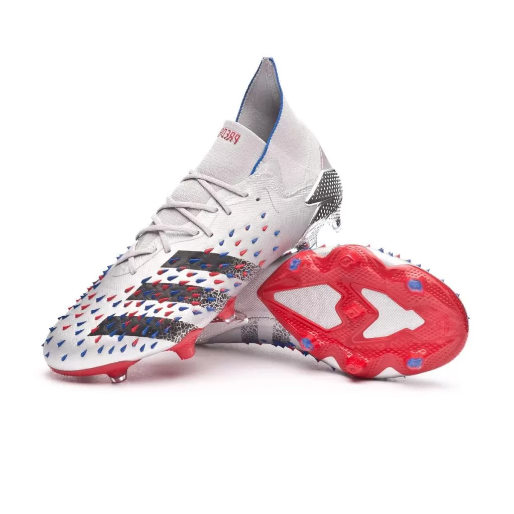 Бутсы профессиональные Adidas Predator Freak.1 FG